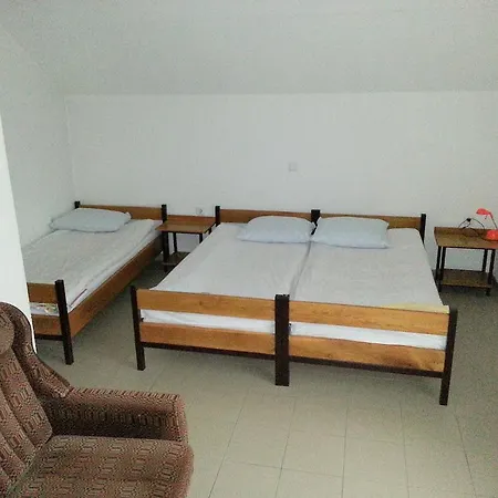 Pensión Cesen Cerklje na Gorenjskem